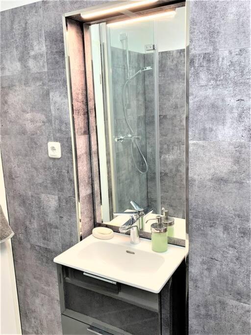 Apartment Stilvoll Eingerichtete In Essen-suedviertel *