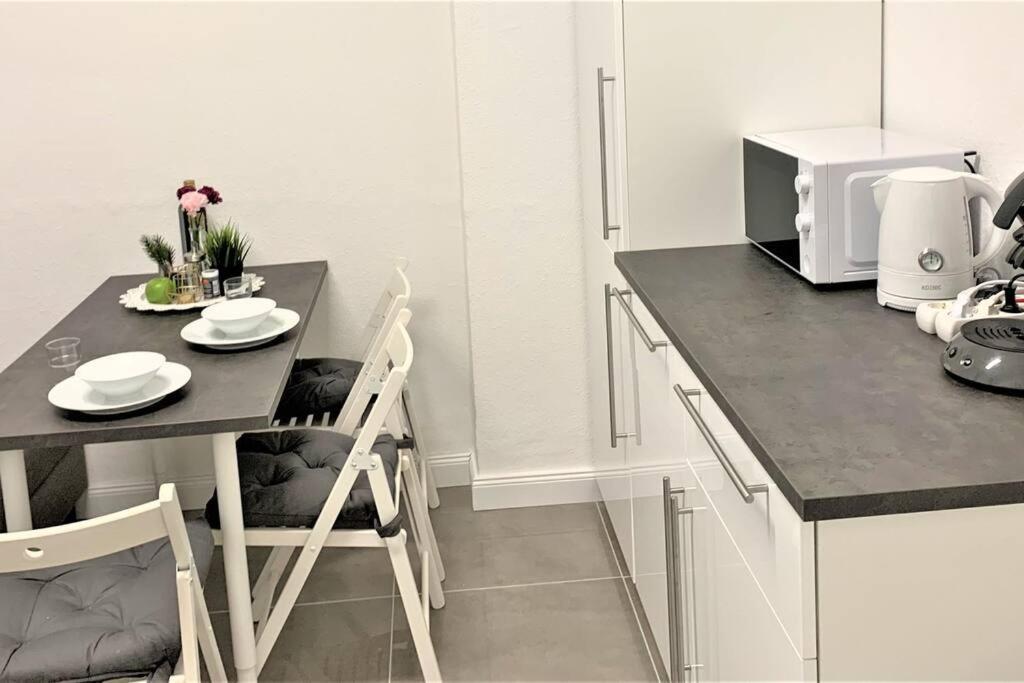 Stilvoll Eingerichtete In Essen-suedviertel Apartment