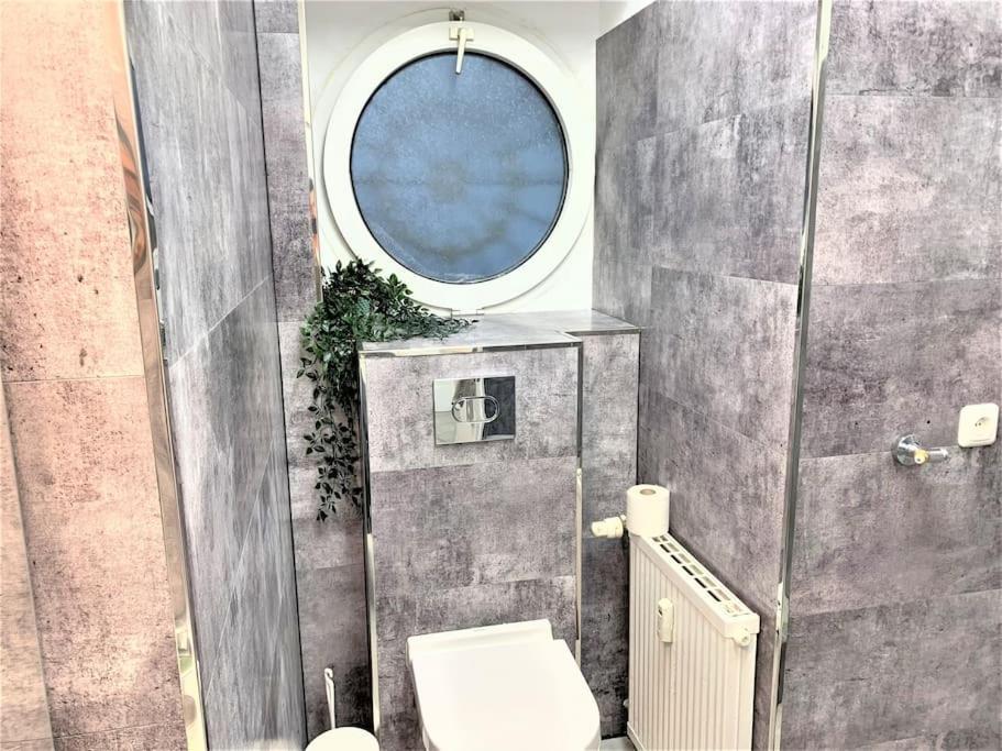 Apartment Stilvoll Eingerichtete In Essen-suedviertel